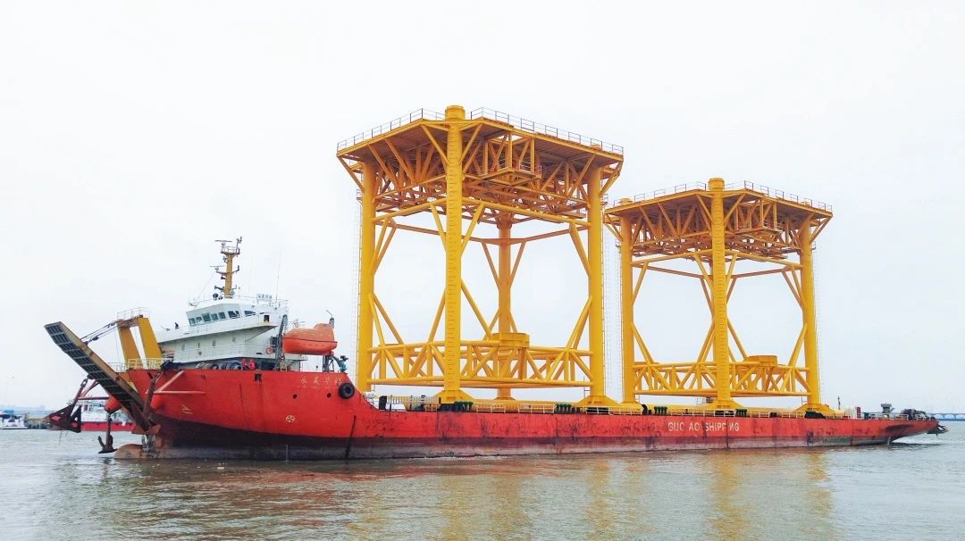 龍年啟航！公司承建防城港導向架全部完工裝船發(fā)運